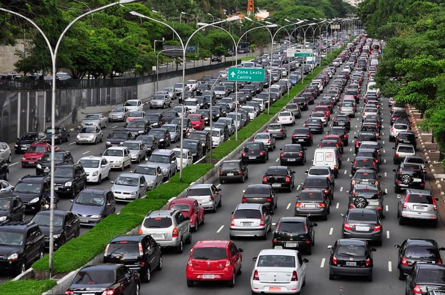how to drive in bumper to bumper traffic 