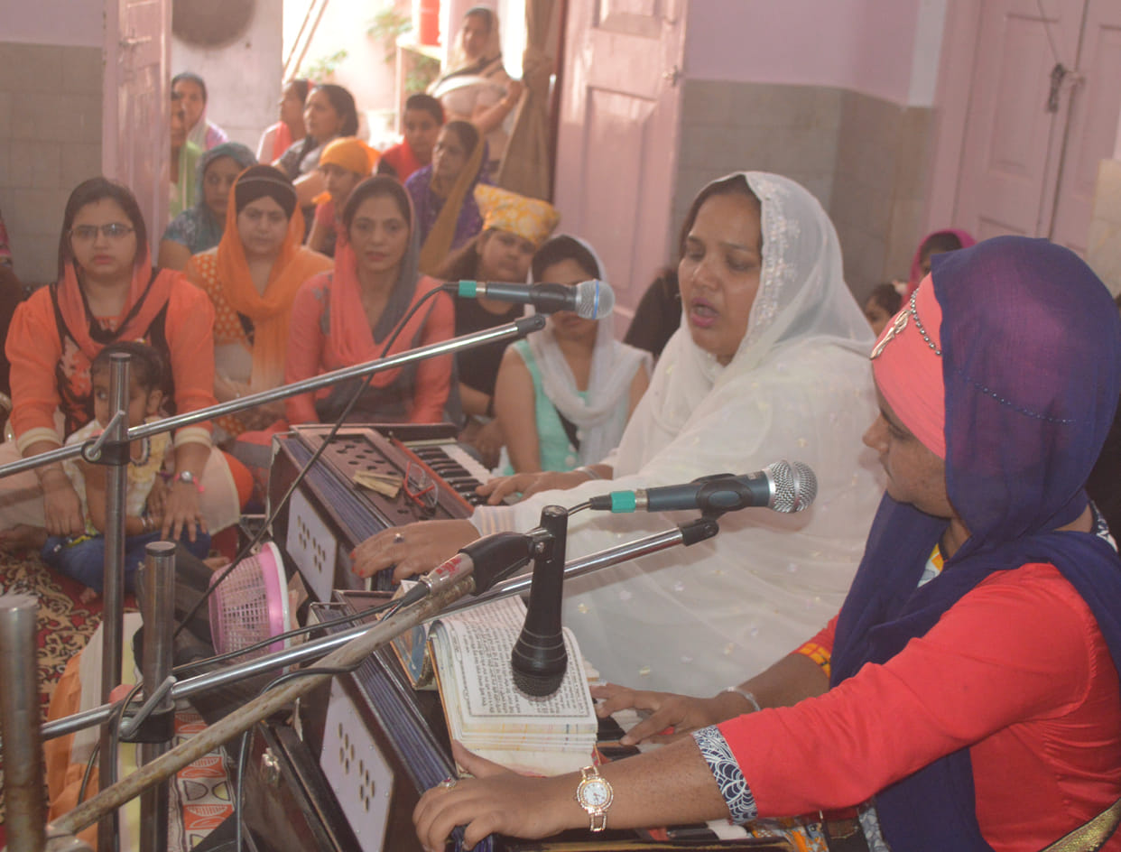 Money crutches with kirtan and anchor 