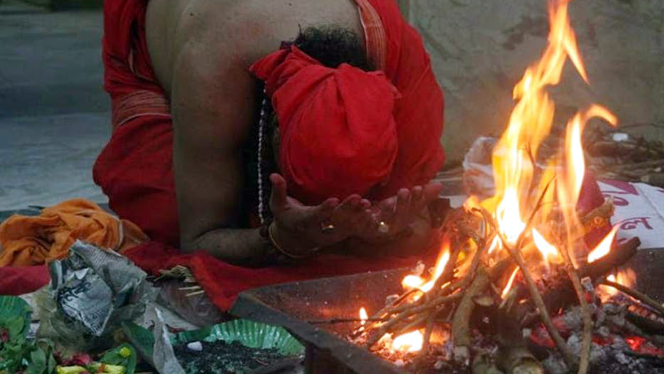 tantric sitting in havan kund