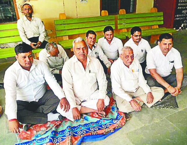 Lawyer sitting on hunger strike