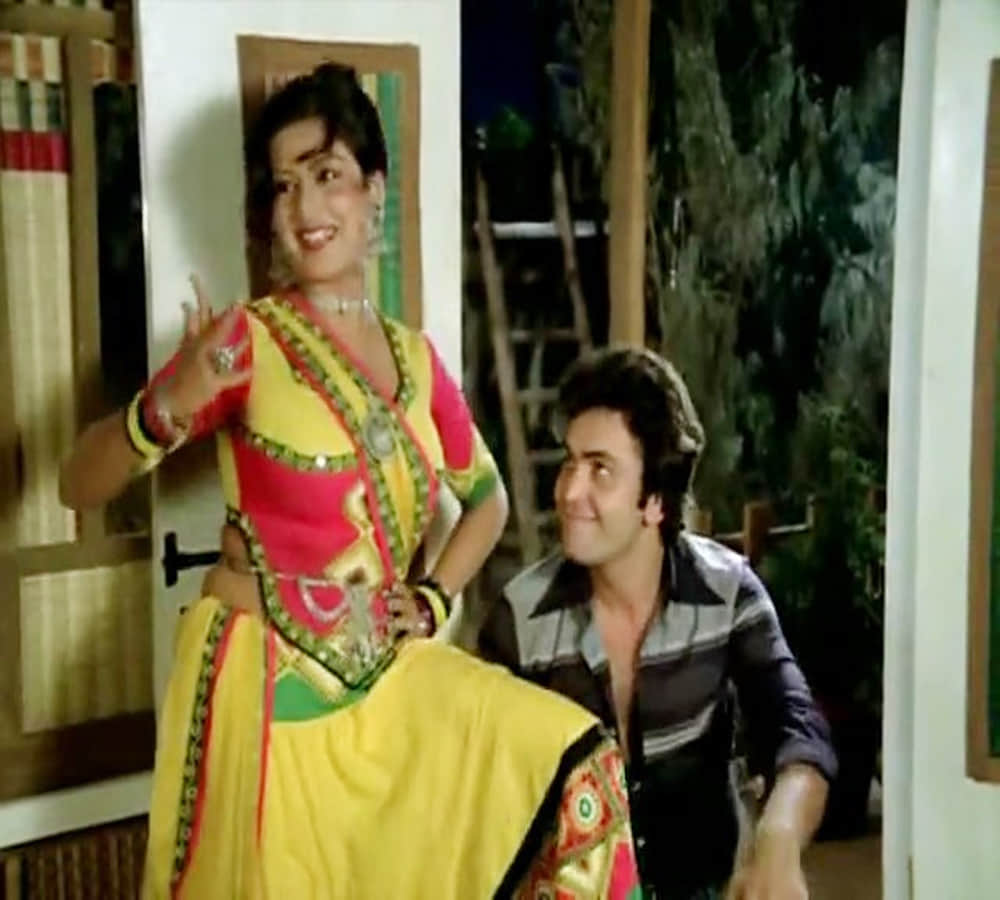 Know about bollywood actress Moushumi Chatterjee
