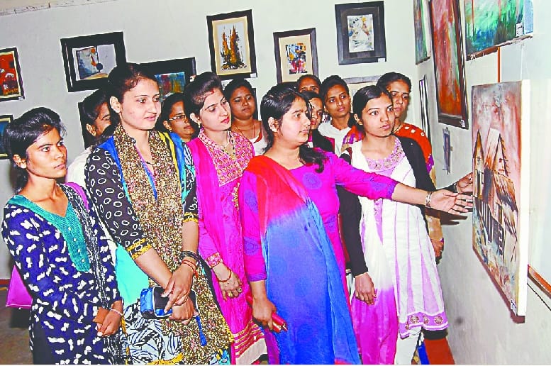 Message of women's empowerment with pictures