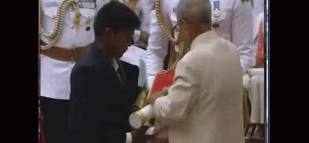 president pranab mukherji distributes padma awards 2017 in rashtrapati bhawan