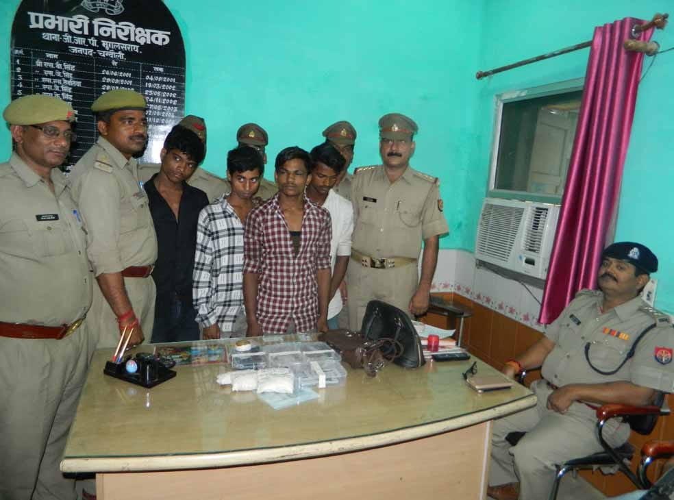 police disclose the matter of patna rajdhani robbery,five arrest