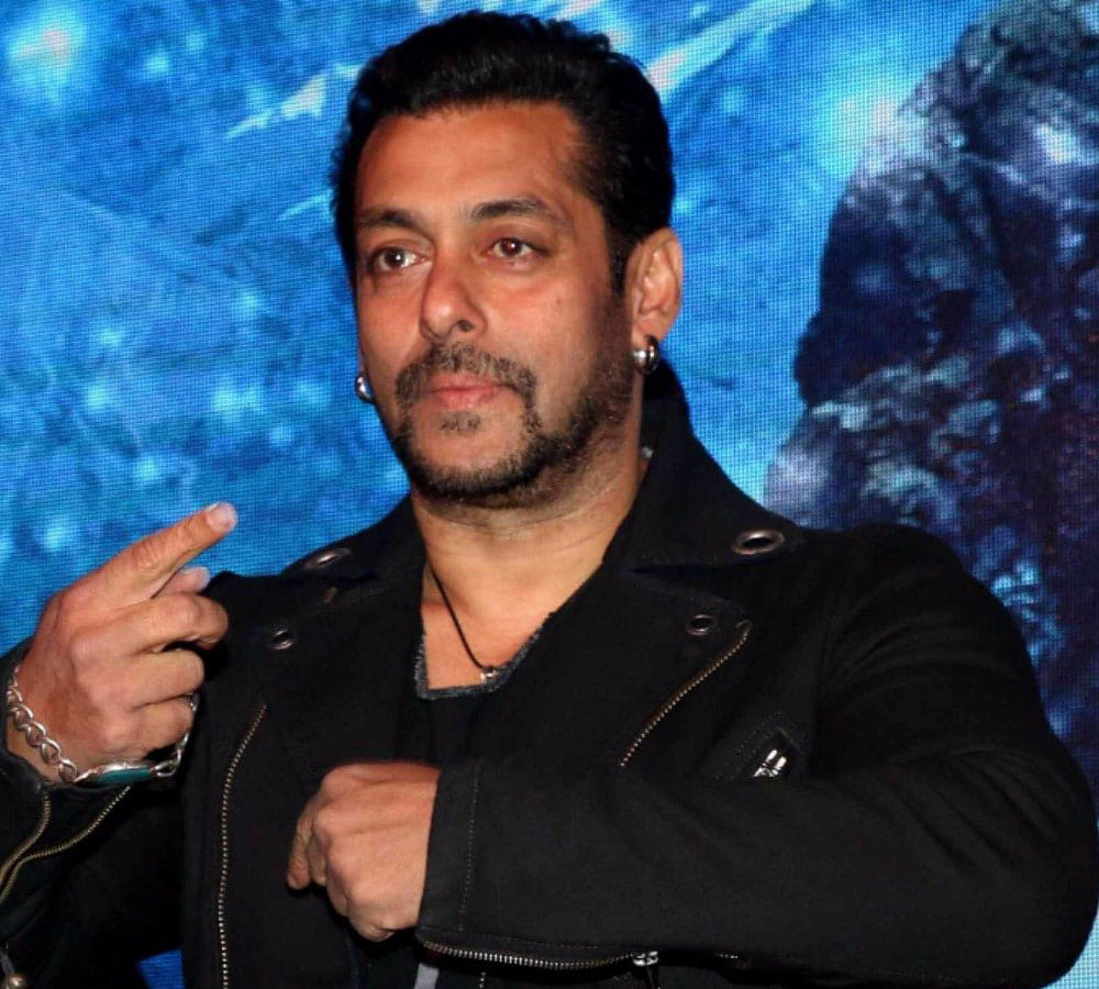 Salman Khan takes a dig at today's actresses, says need to learn from yesteryear actresses