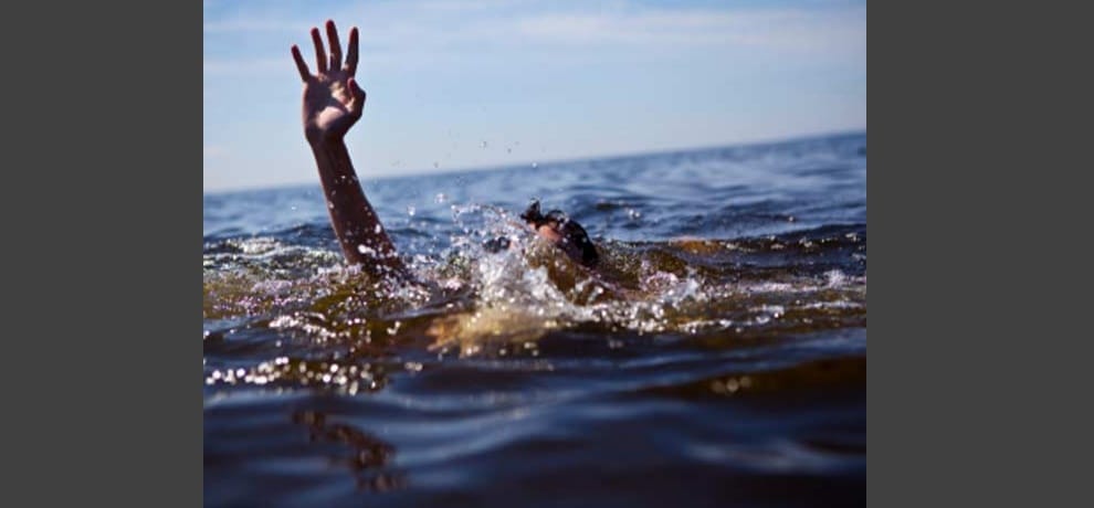 student died by drowning in the lake while taking selfie in faridabad