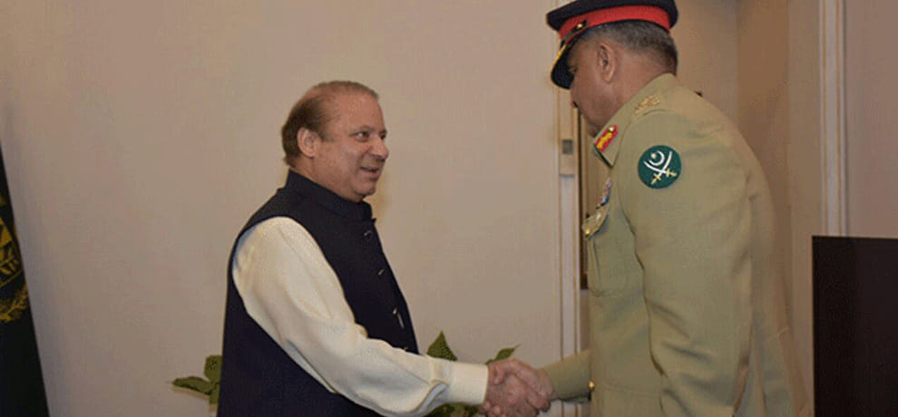 in between India Pakistan tension, Pak army chief meets with sharif