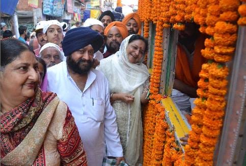 The way the city kirtan came out, spreading illuminated there