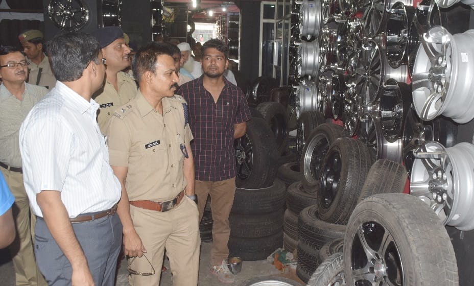 The commercial tax department's raid in Sotiganj, tax evasion of 3.40 crore caught