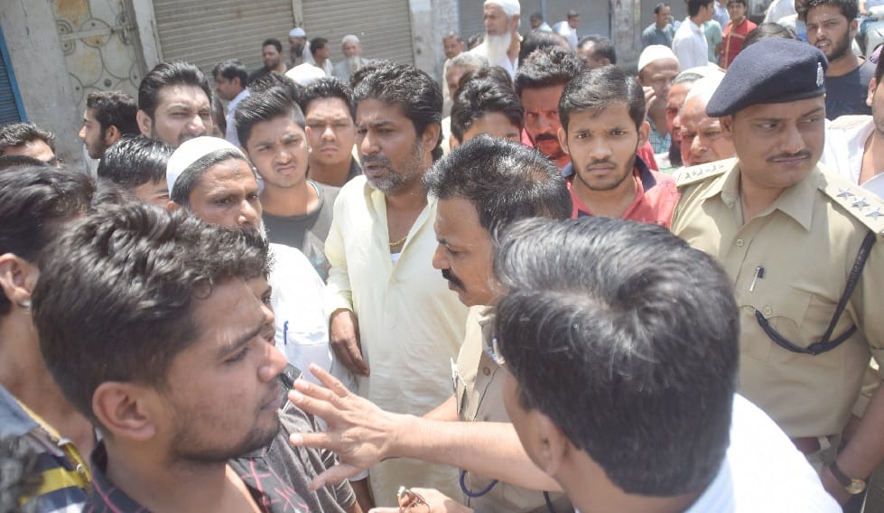 The commercial tax department's raid in Sotiganj, tax evasion of 3.40 crore caught