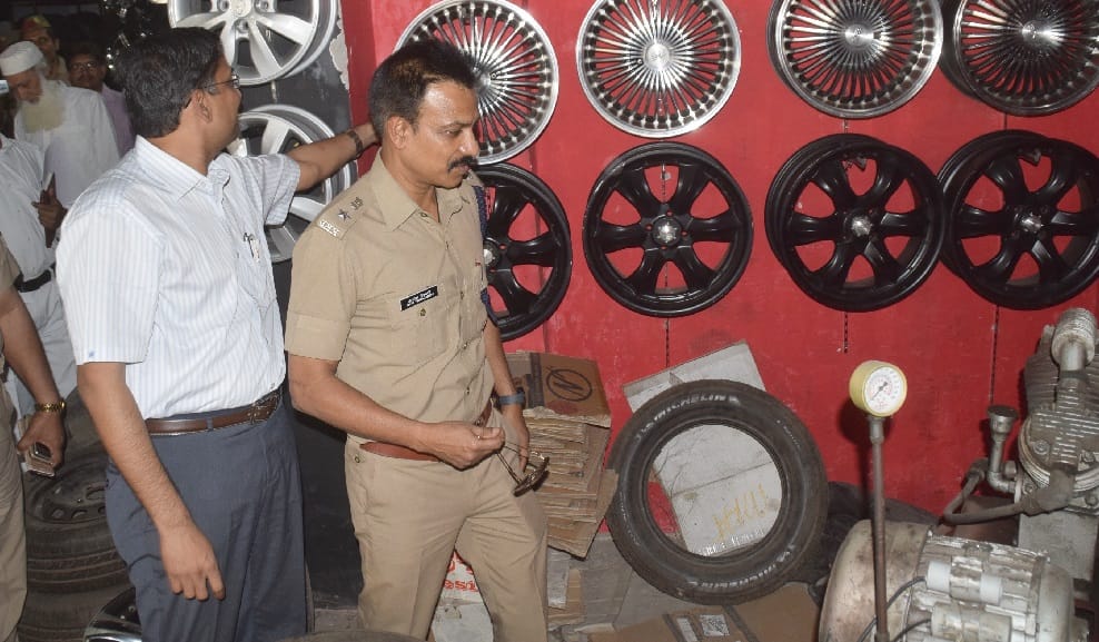 The commercial tax department's raid in Sotiganj, tax evasion of 3.40 crore caught