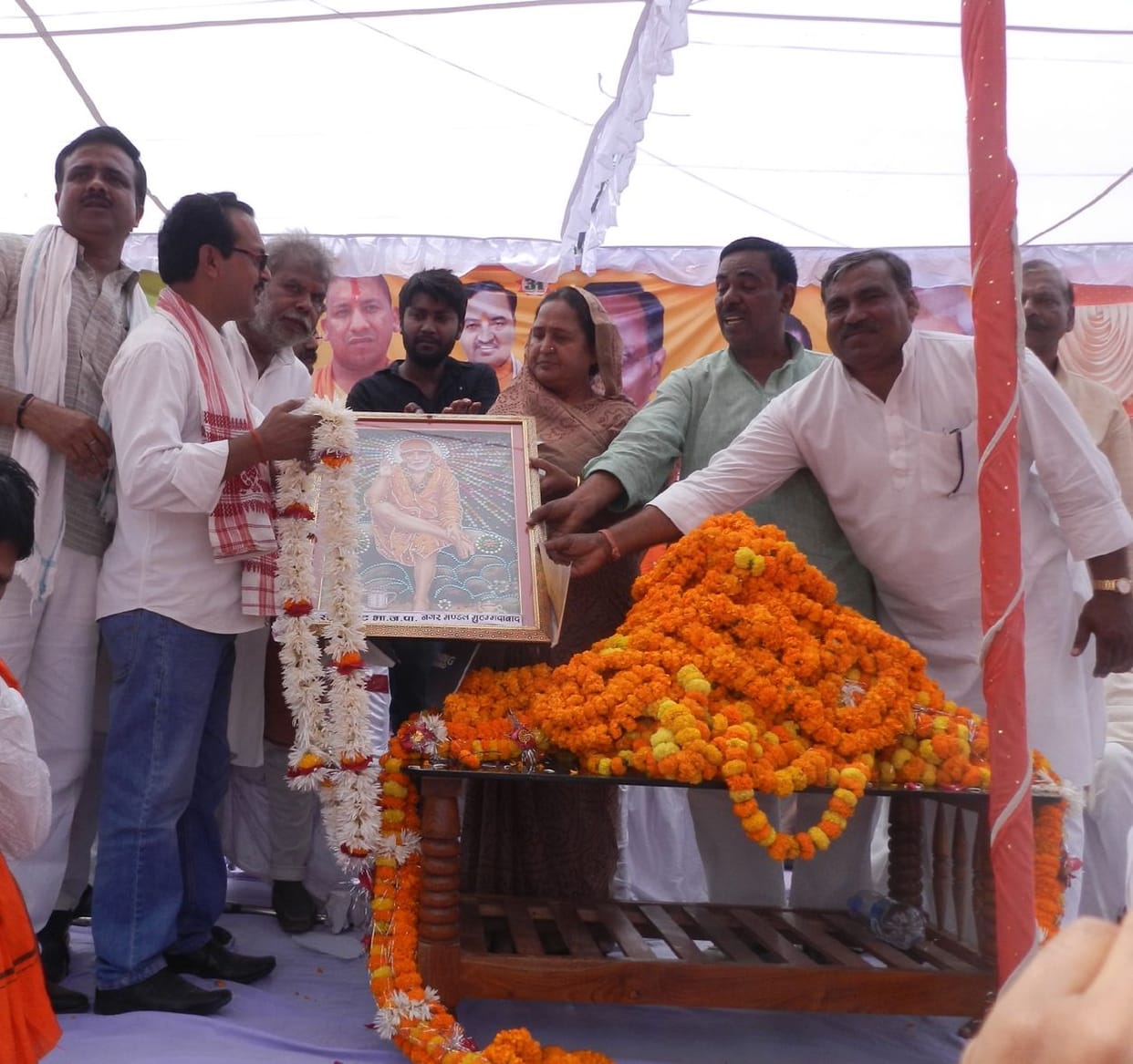 bjp mla alka rai welcome on first arrival