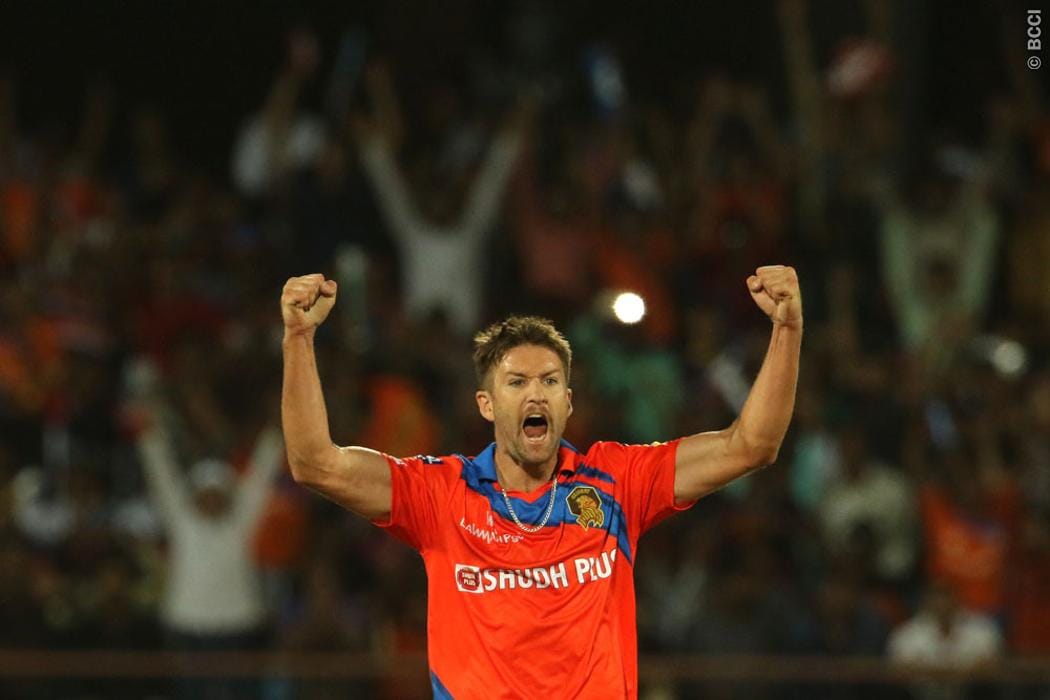 Gujarat Lions' Andrew Tye injured to try save a boundary