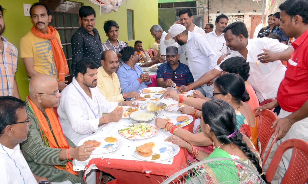 BJP veterans on the road, Sangh organising sahbhoj