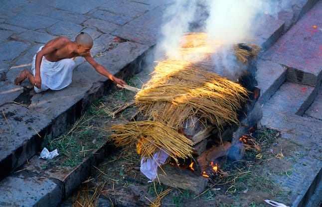 why women are not allowed in cremation  