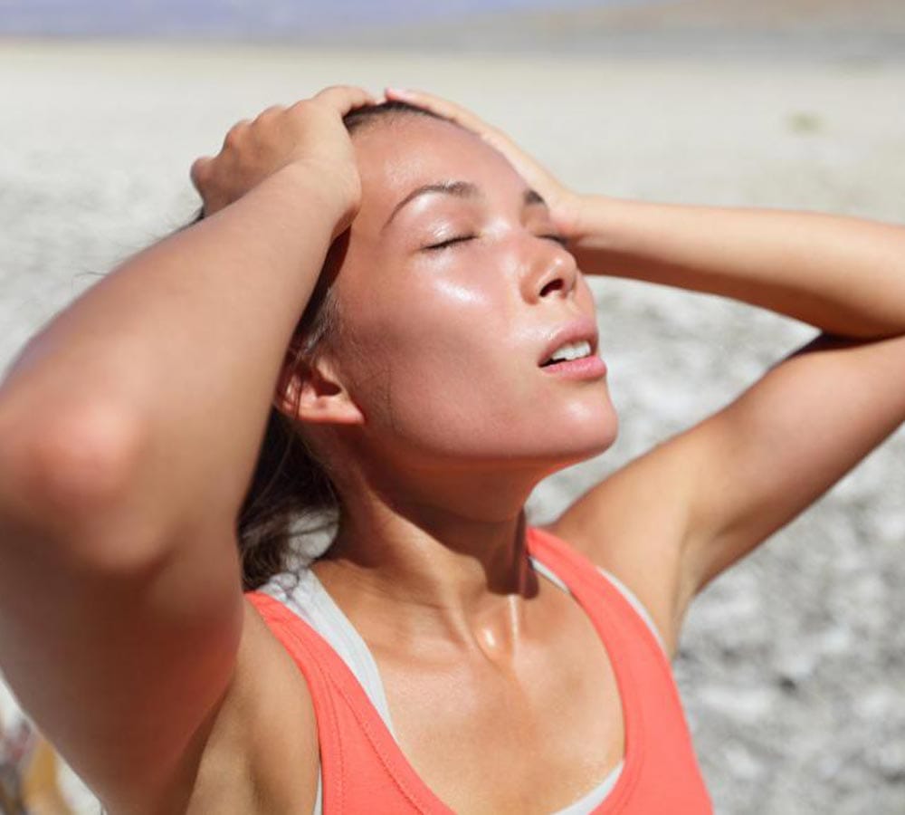 people with tattoo are higher risk of heat stroke 