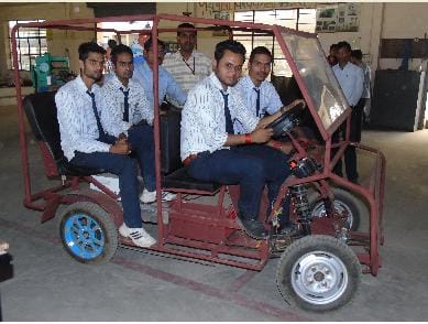BTech students made golf kart which will be run by solar energy