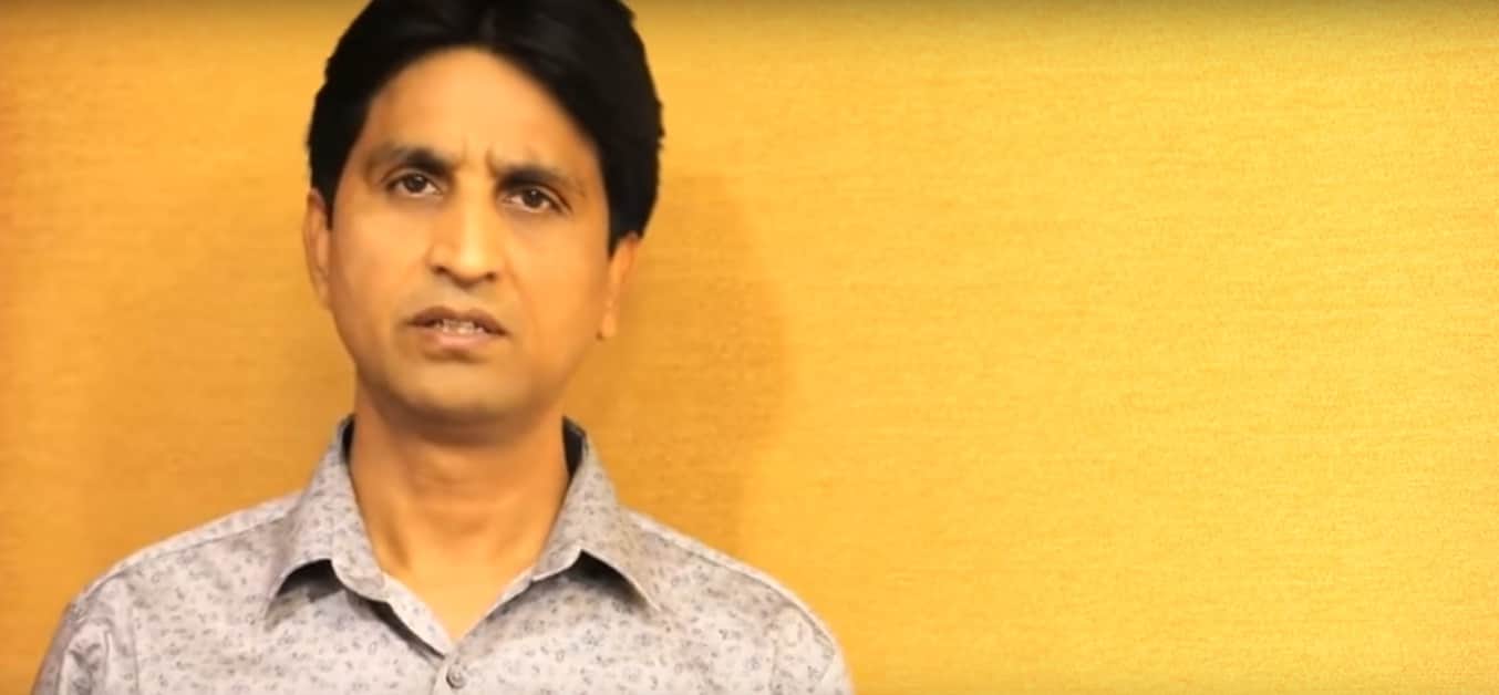 in aap national council meeting the fight between kumar vishwas and amantulla came to the road