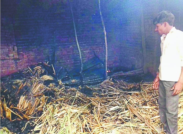 Two girls burnt alive in the fire