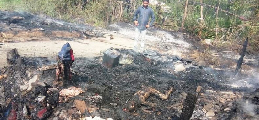 Four year old child burnt alive in slum fire at una himachal pradesh