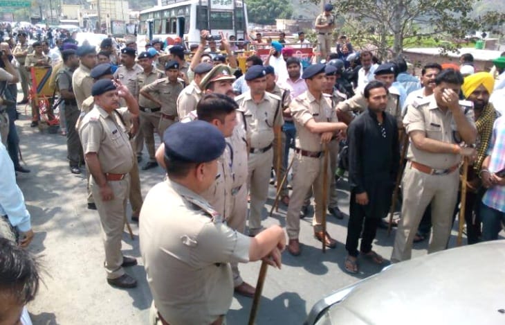 Tension at HImachal Uttrakhand Border on Gyan Godri Jatha.