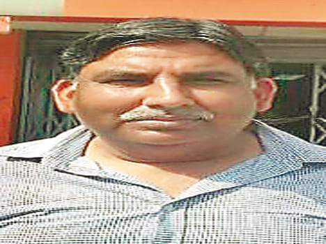 Three lakh rupees from Rice Mill owner in Sandila
