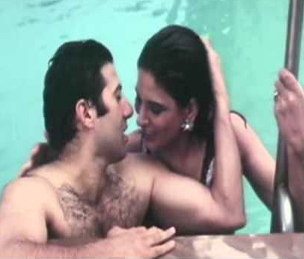 Sunny Deol's bold kiss scene with Archana Puran Singh in 'Aag Ka Gola' created a stirr