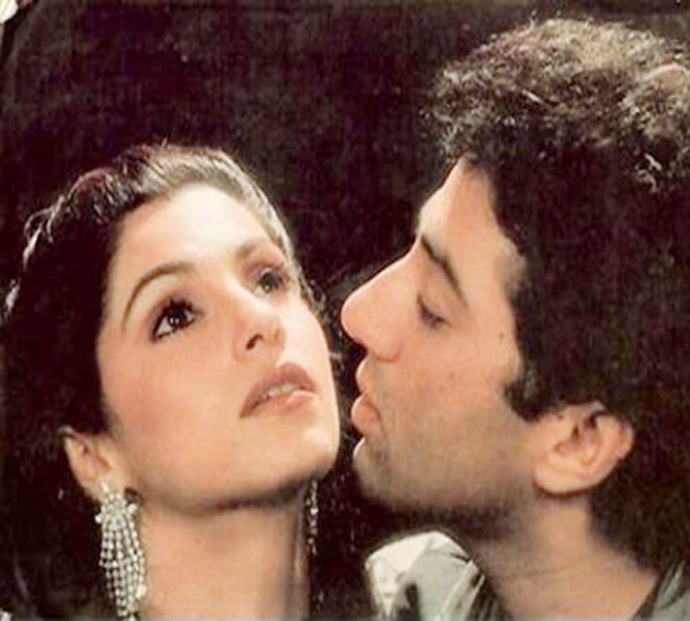 monday flashback sunny deol and archana puran singh bold scene in movie aag ka gola