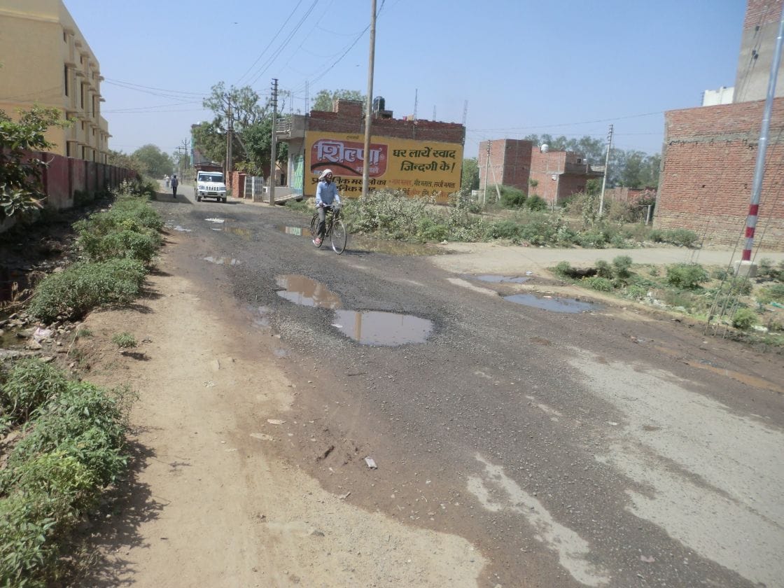 Kanshiram Colony: leakage of water, sewer line choke