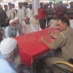 दोनों पक्षों ने राया पुलिस से शिकायत की है।