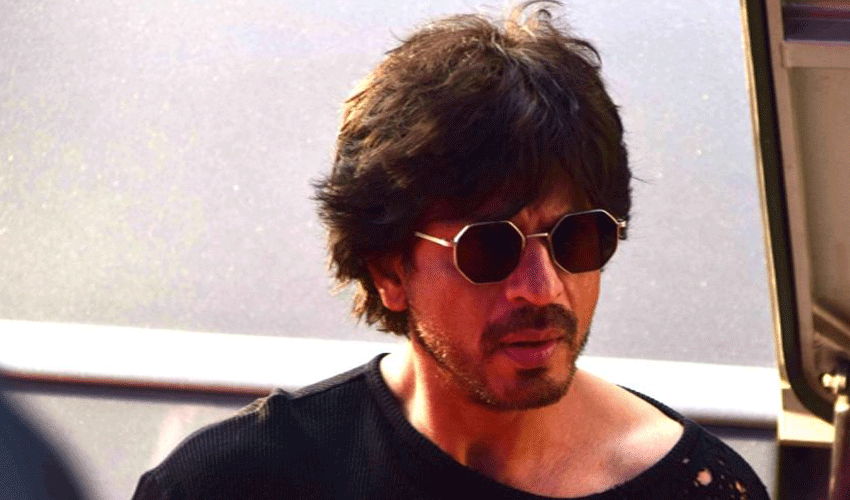Bollywood Stars Weird Demands Before Signing A Film Shahrukh Khan Kareena Kapoor Salman Khan Akshay Kumar
