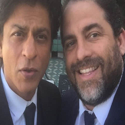 Watch: Shah Rukh Khan teach Brett Ratner how to do ‘Lungi Dance’