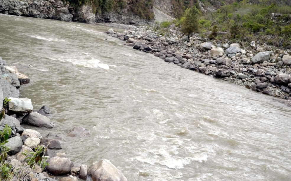 Alert after Alaknanda River flow over danger level in uttarakhand