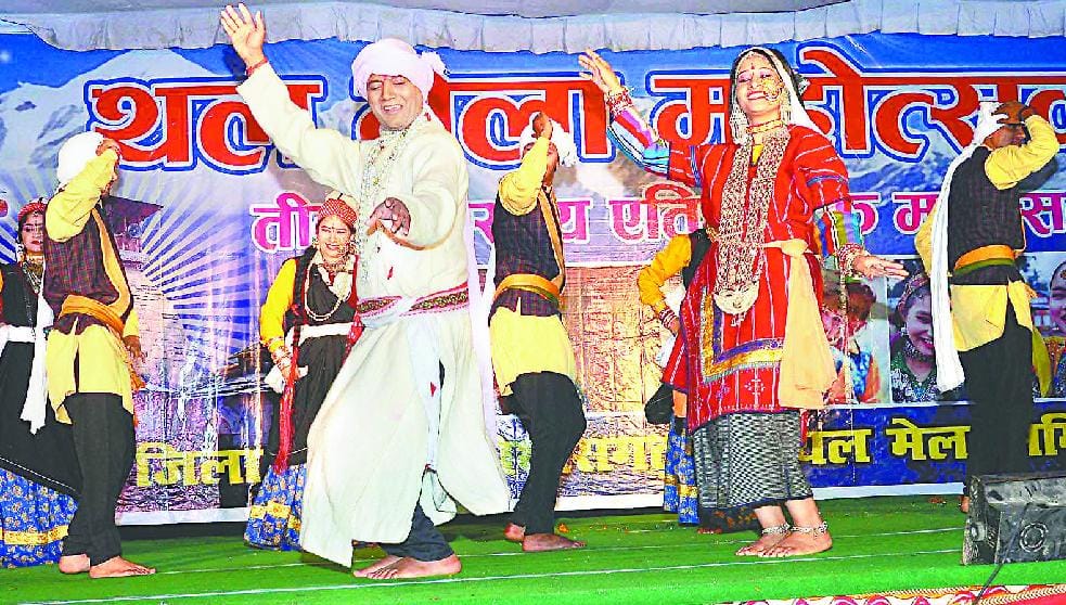 Innings crowd of Basanti girl rumajhuma ...