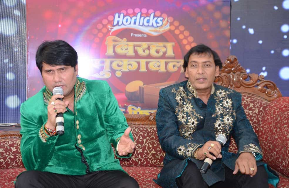 bhojpuri actor nirahua and actress amrpali reached varanasi for grand finale