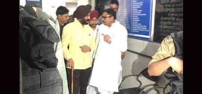 ms bitta reached hospital to see crpf jawan in noida hospital
