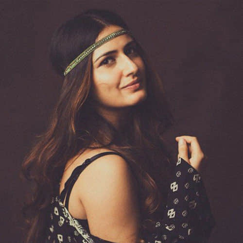 Sources Says Dangal Girl Fatima Sana Shaikh Finalised For Aamir Khan's 'Thugs Of Hindustan'