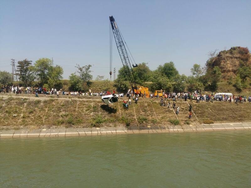 Four Youth Missing As Car Falls into BSL Cannal at Mandi.