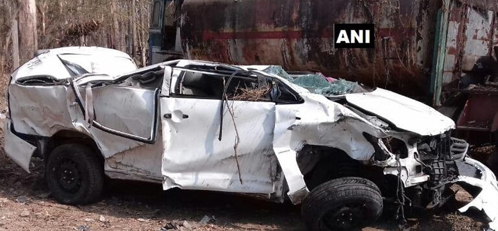 Five injured in van accident 