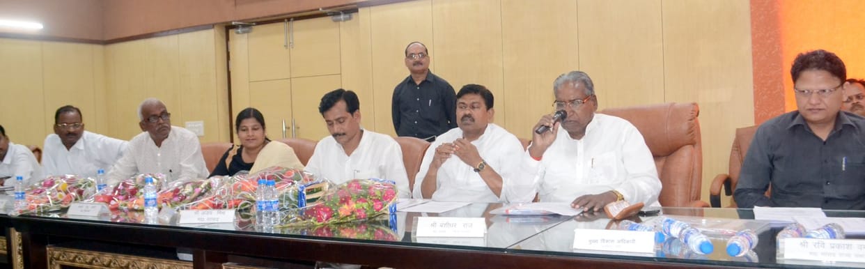 Paine will fill 10 crores of roads potholes