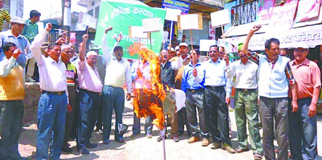 Ex-servicemen organize a statue of Pakistan