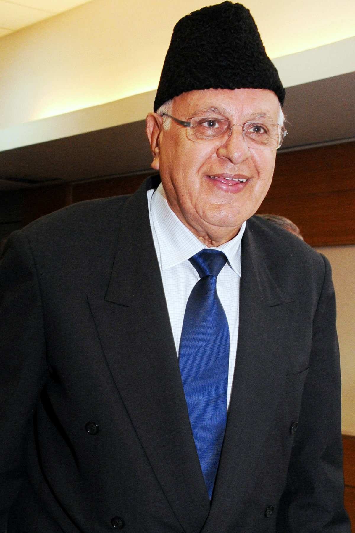 farook abdullah speaks to maintain peace on border