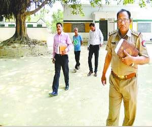  Forensic team explores murder