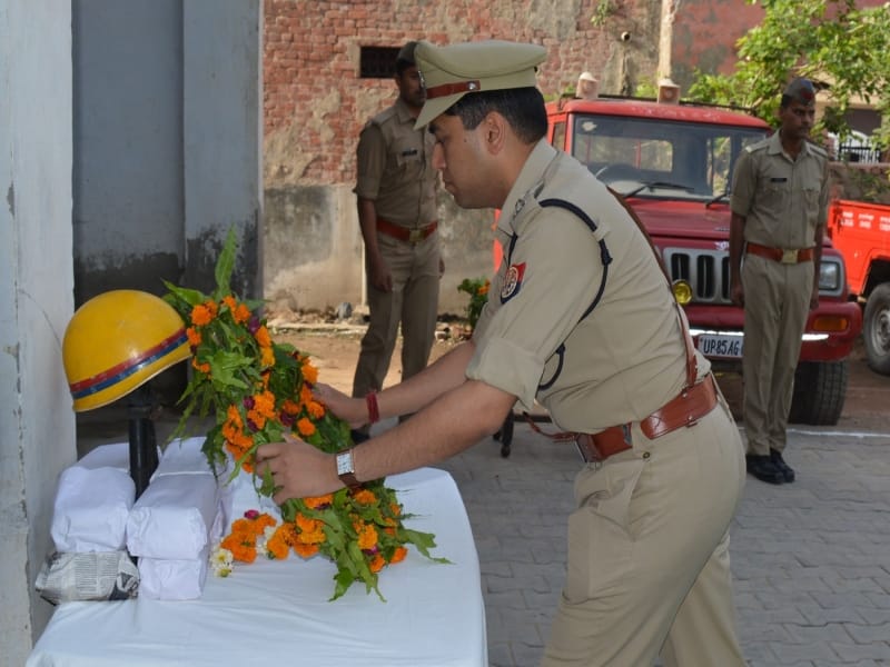 fire fighter remembered in mathura