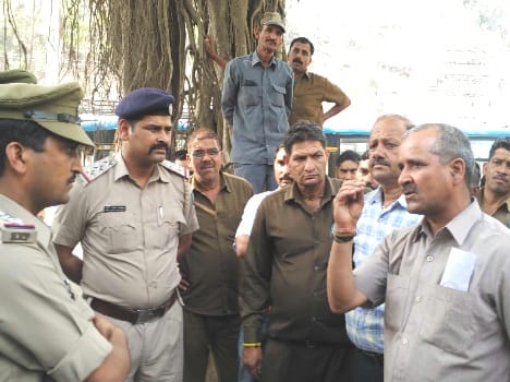 hrtc employee protest against assult with bus driver