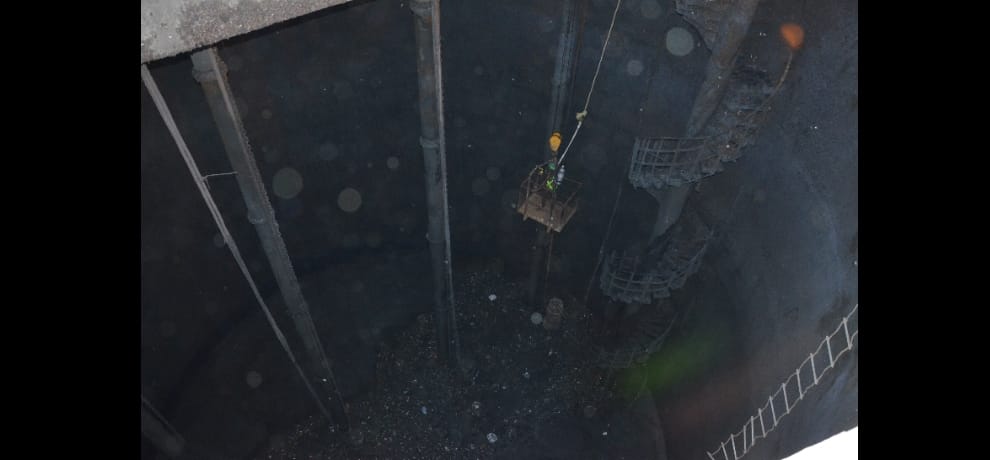 two people lost their lives in sewage treatment plant in noida 