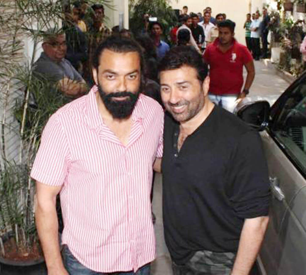 actor sunny deol celebrates his brother Bobby deol Birthday 