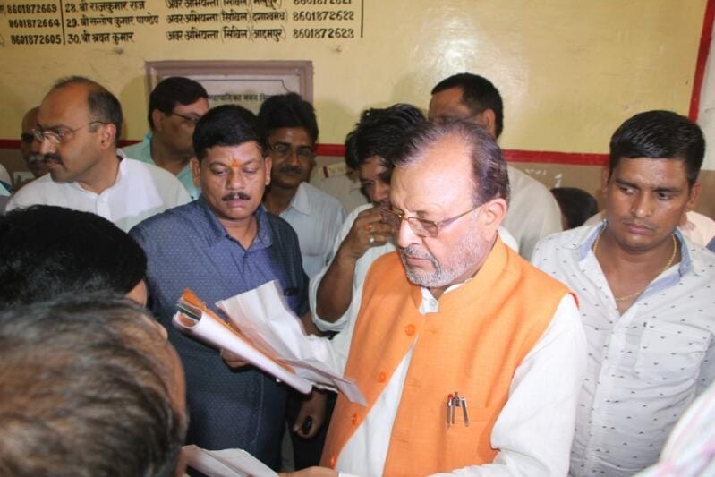 city devlopment minister suresh khanna will be in varanasi toady
