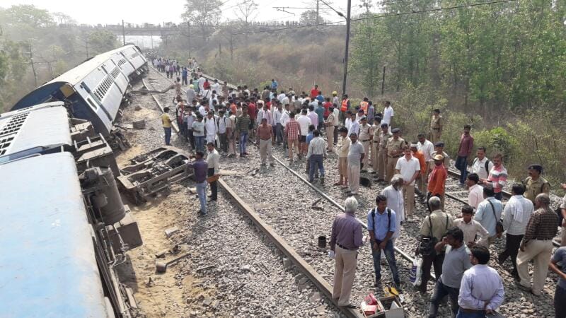 rajyarani express derailed near rampur