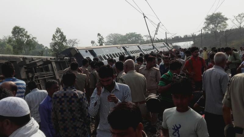 Meerut Lucknow Rajya Rani Express derail near Rampur